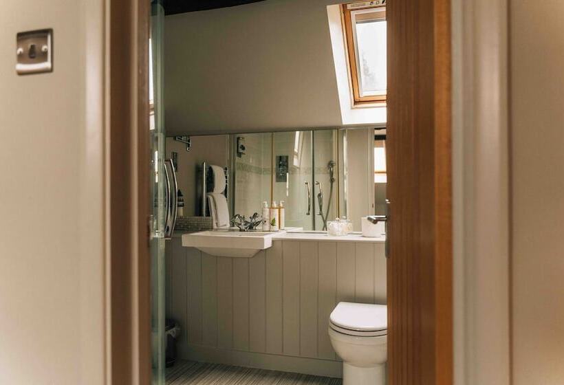 Отель The Sparsholt Barn