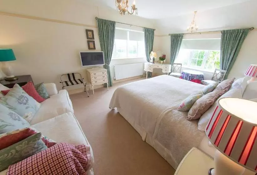 Пансион Higher Faugan Parc