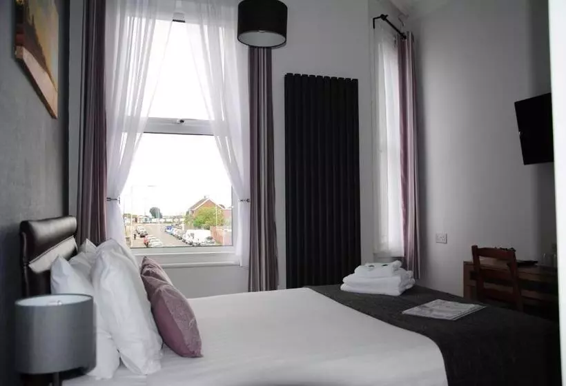 ペンション Taunton House