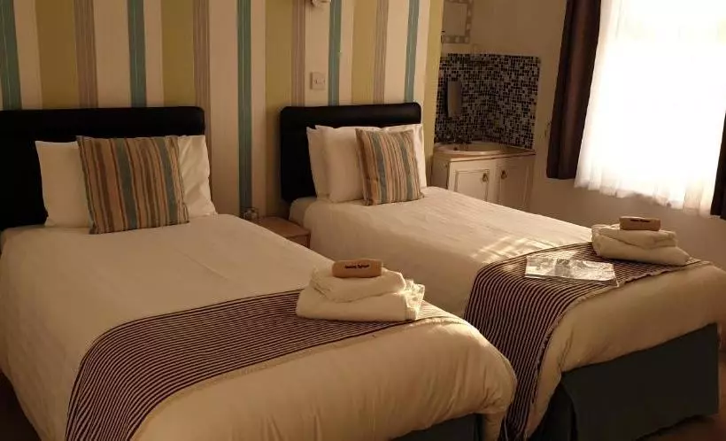 ペンション Taunton House