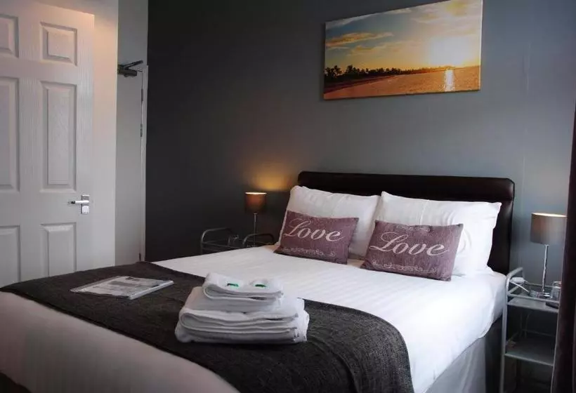 ペンション Taunton House