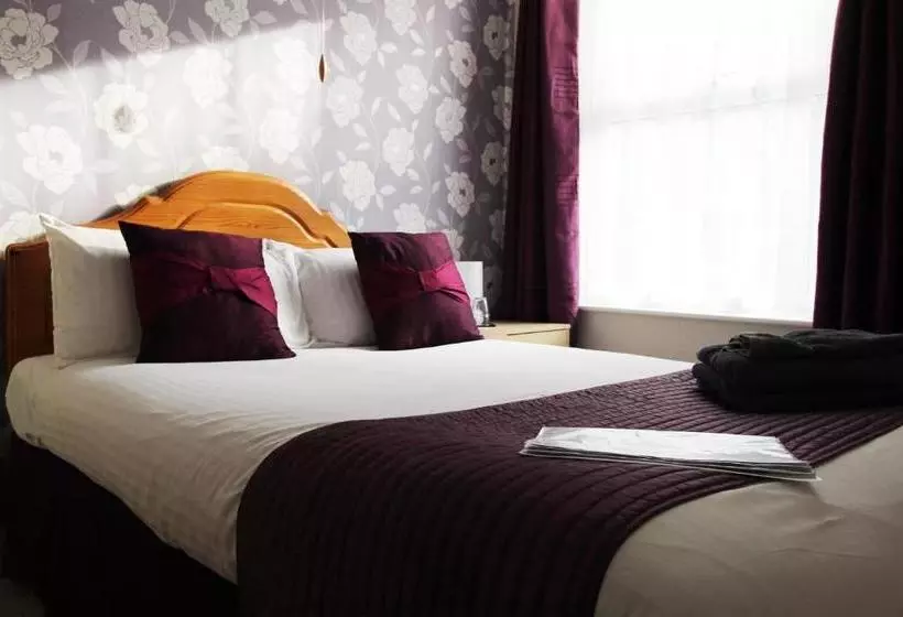 ペンション Taunton House