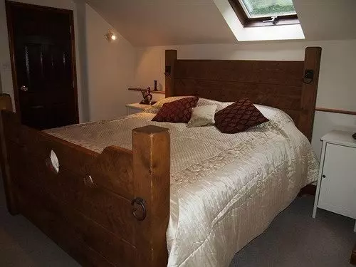 Bed and Breakfast Pig Of Lead