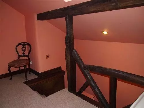 Bed and Breakfast Pig Of Lead