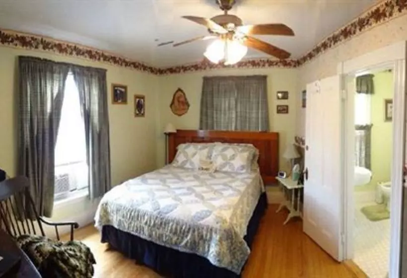 The Young House Bed And Breakfast