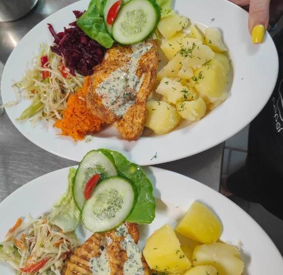 הוסטל Oberża Kniejówka