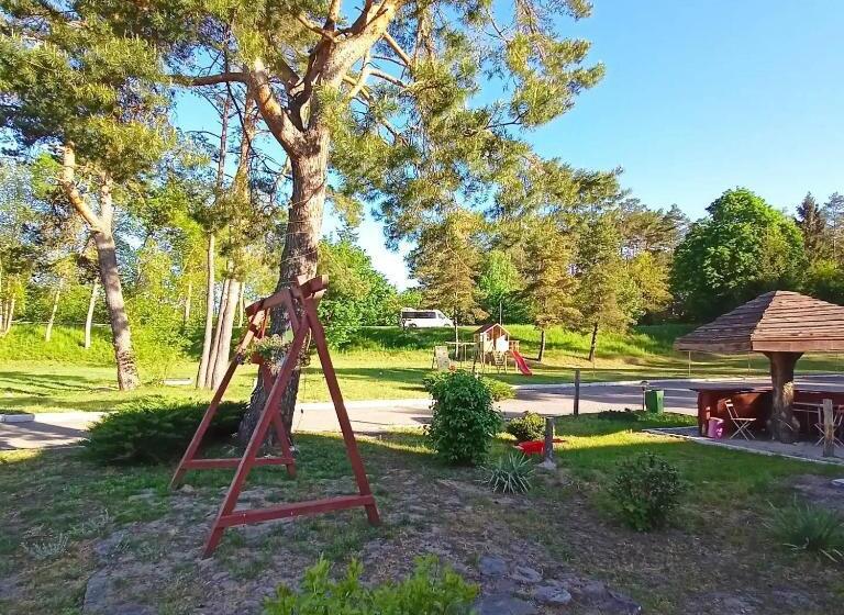 הוסטל Oberża Kniejówka