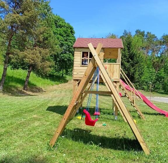 הוסטל Oberża Kniejówka