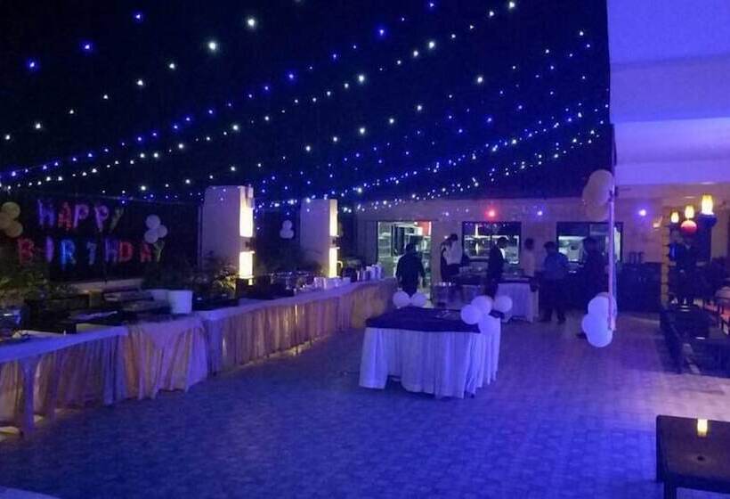 Отель Chinmaye Inn