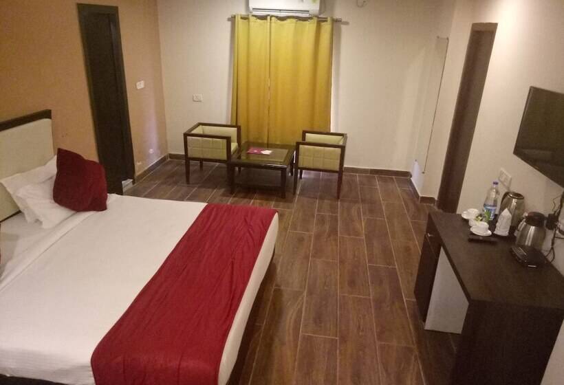 Отель Chinmaye Inn