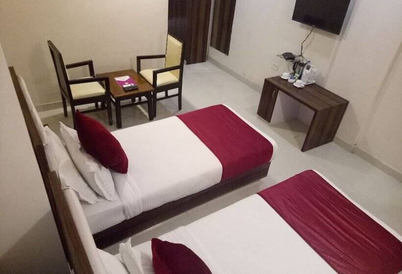 Отель Chinmaye Inn