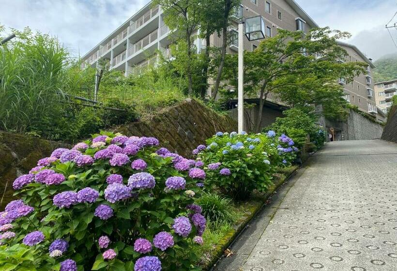 هتل کپسول Kinkaku Onsen 金閣莊 Private Onsen Reservation For Free