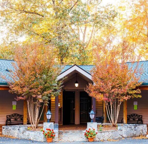 호텔 Halesford Harbour Resort   Smith Mountain Lake