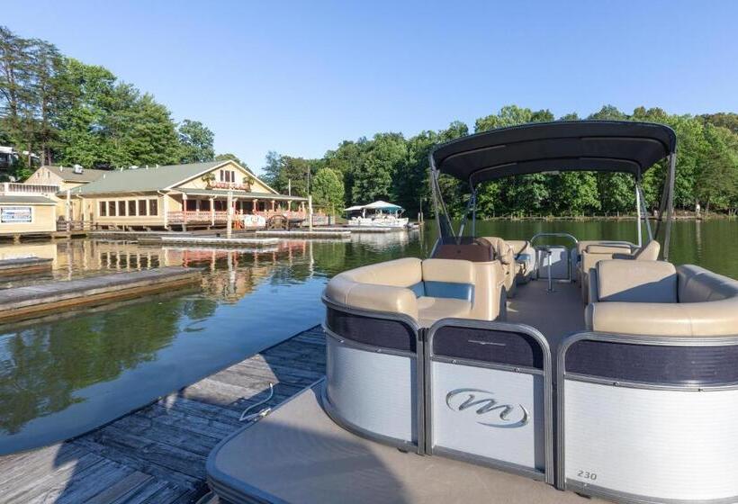 호텔 Halesford Harbour Resort   Smith Mountain Lake