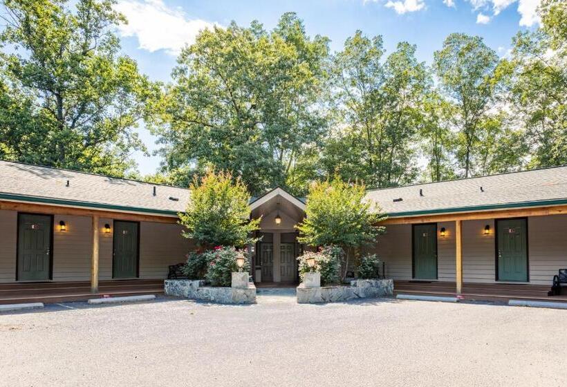 호텔 Halesford Harbour Resort   Smith Mountain Lake