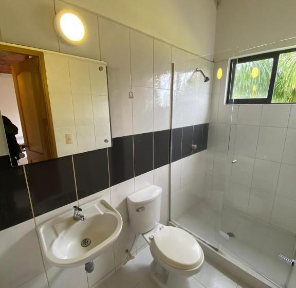 בית מלון כפרי Hostería Blanco Y Negro