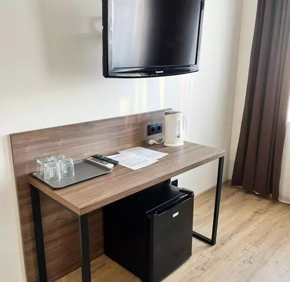 Hotelli I Restauracja „kristal”