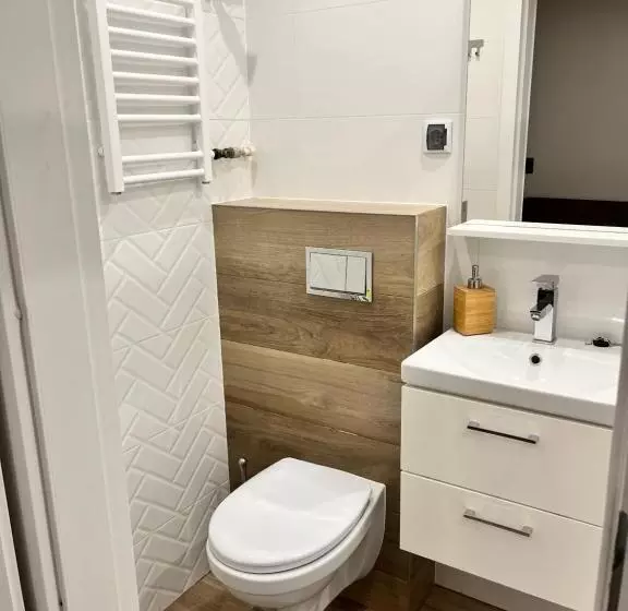 Hotelli I Restauracja „kristal”