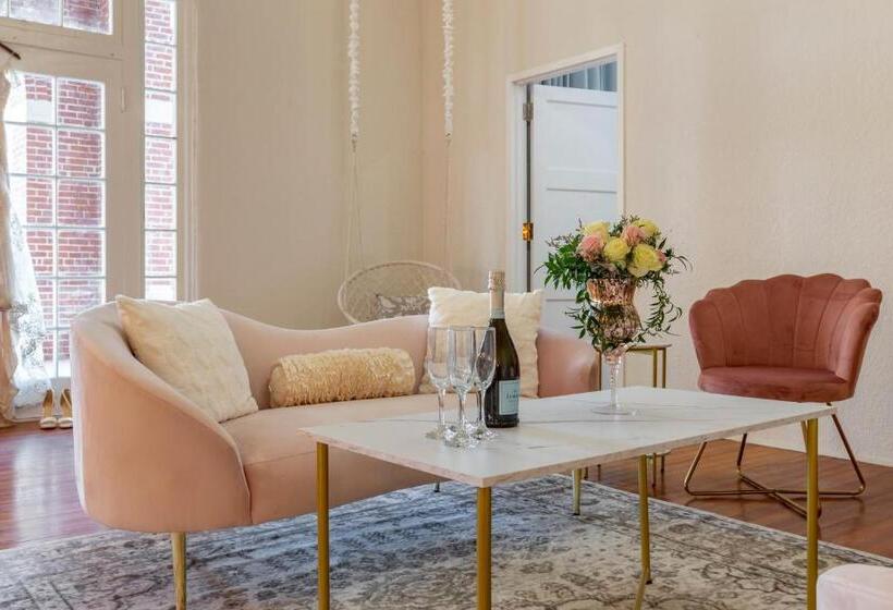 ホテル Inn At Blackstone