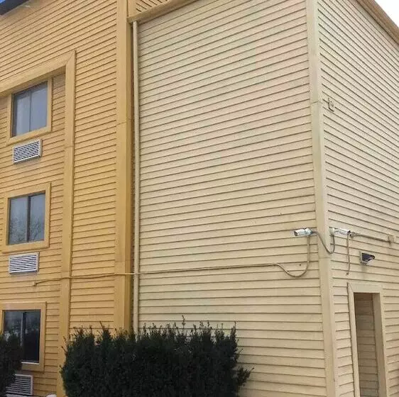 هتل Norwood Inn & Suites Milwaukee