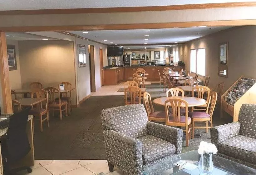 هتل Norwood Inn & Suites Milwaukee