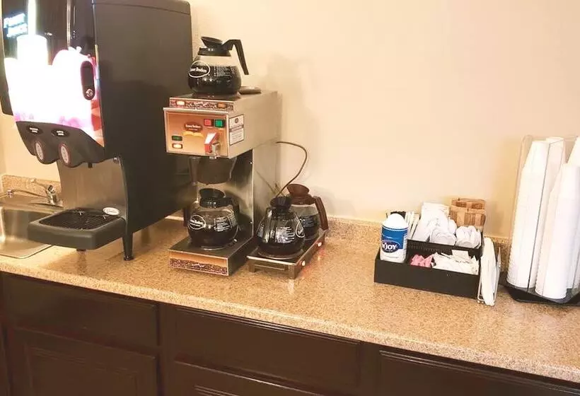 هتل Norwood Inn & Suites Milwaukee