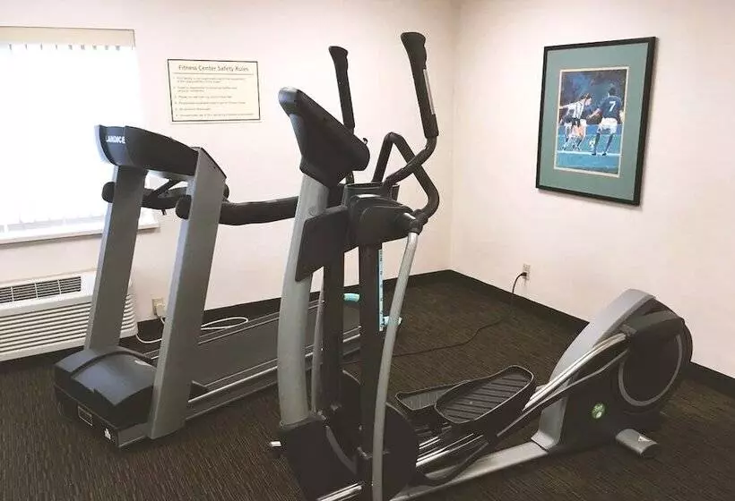 هتل Norwood Inn & Suites Milwaukee