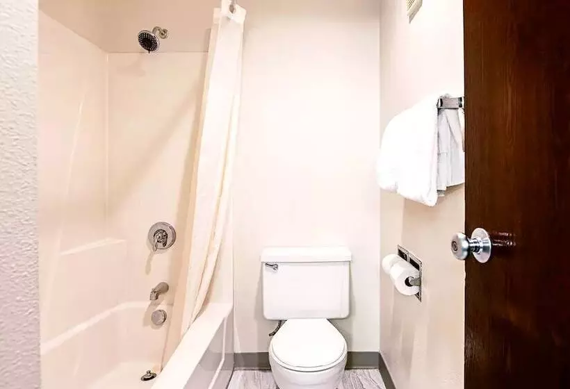 هتل Norwood Inn & Suites Milwaukee