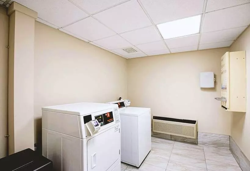 هتل Norwood Inn & Suites Milwaukee