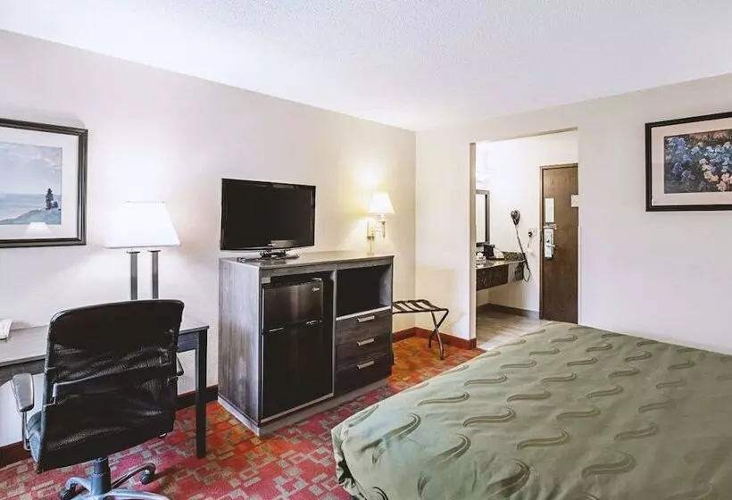 هتل Norwood Inn & Suites Milwaukee