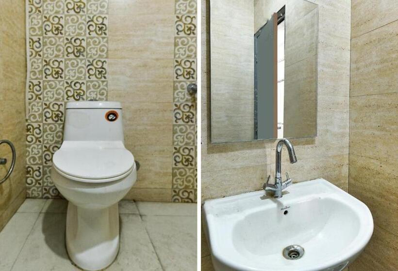 בית מלון כפרי Oyo 90099  Grand Beach