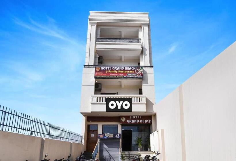 בית מלון כפרי Oyo 90099  Grand Beach