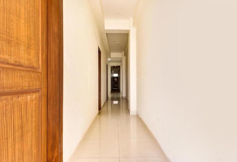 בית מלון כפרי Oyo 90099  Grand Beach