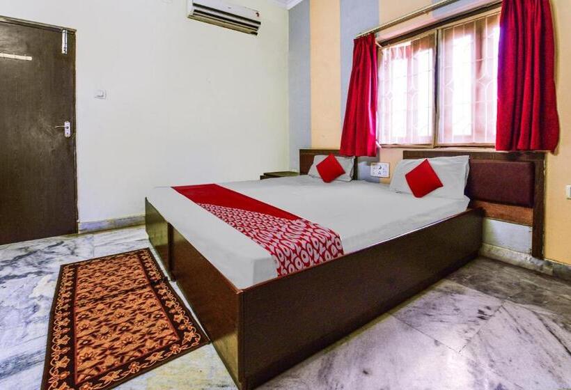 בית מלון כפרי Oyo 90099  Grand Beach