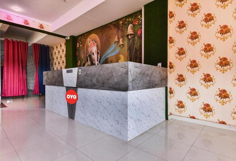 בית מלון כפרי Oyo 90099  Grand Beach