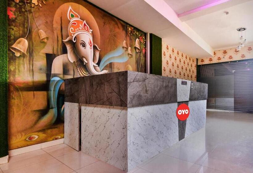 בית מלון כפרי Oyo 90099  Grand Beach