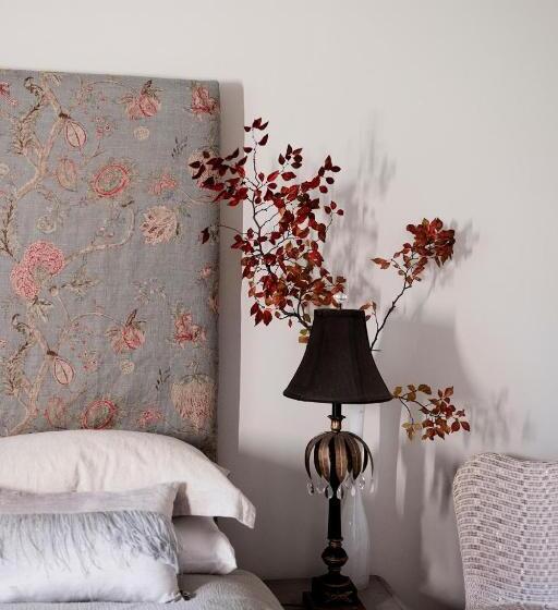 Отель The Doncaster