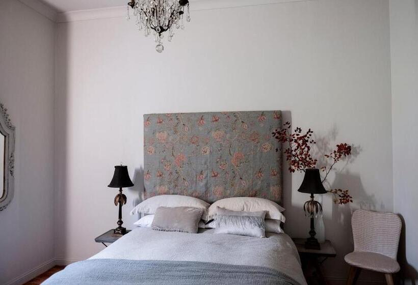 Отель The Doncaster