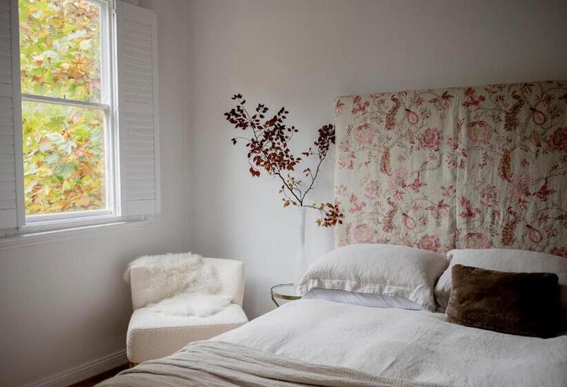 Отель The Doncaster