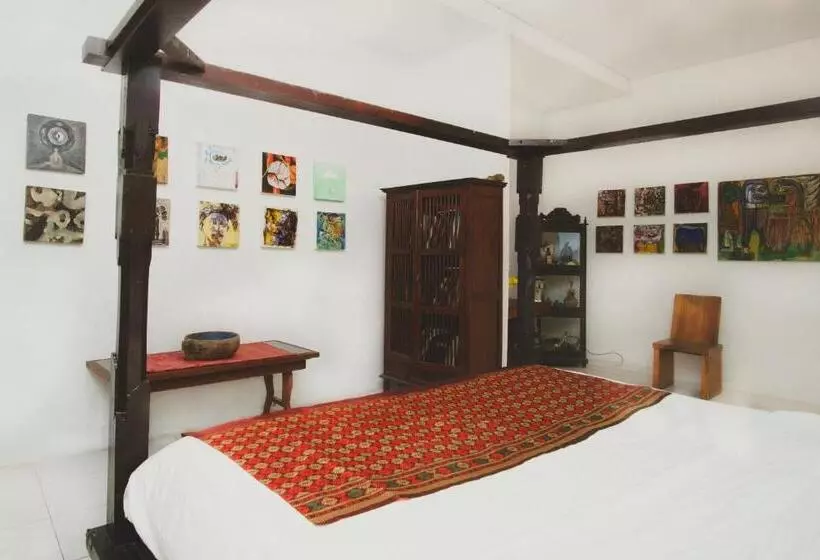 Majatalo Rumah Paros & Gallery