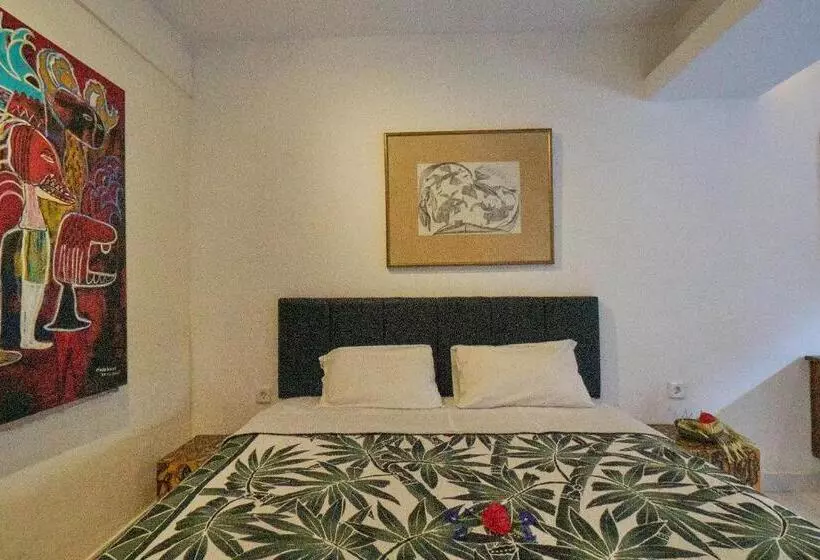 Majatalo Rumah Paros & Gallery