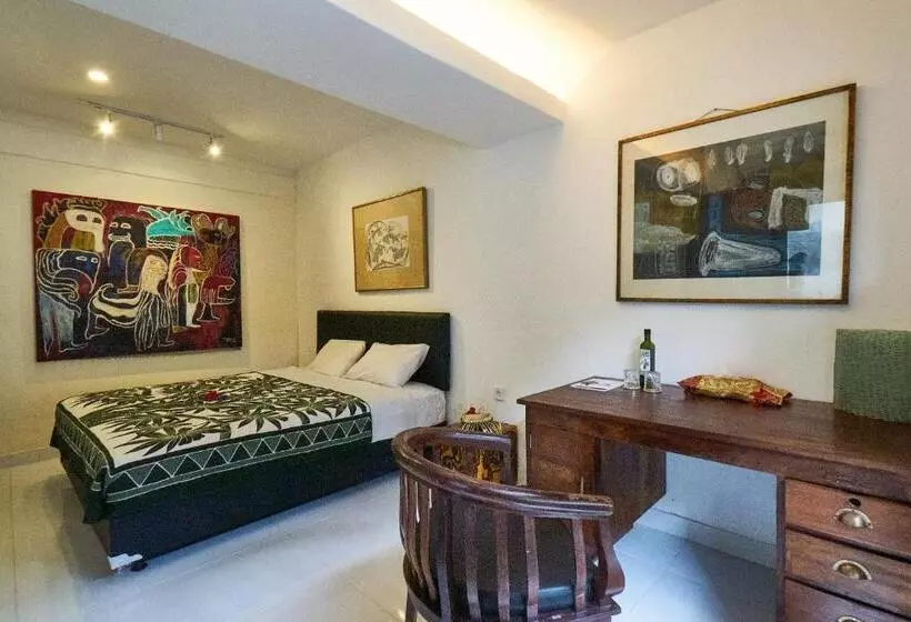 Majatalo Rumah Paros & Gallery