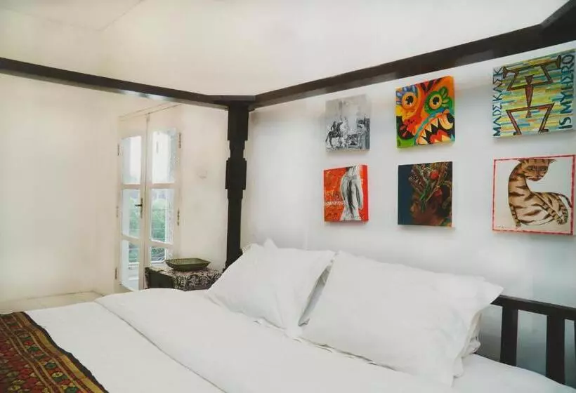 Majatalo Rumah Paros & Gallery