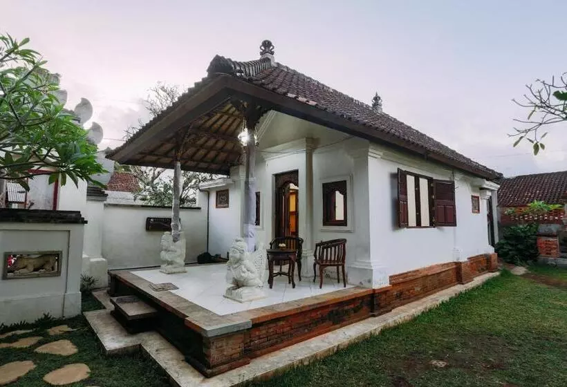 Majatalo Rumah Paros & Gallery