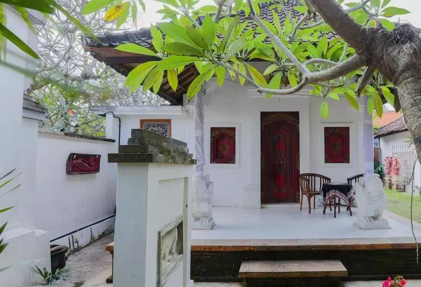 Majatalo Rumah Paros & Gallery