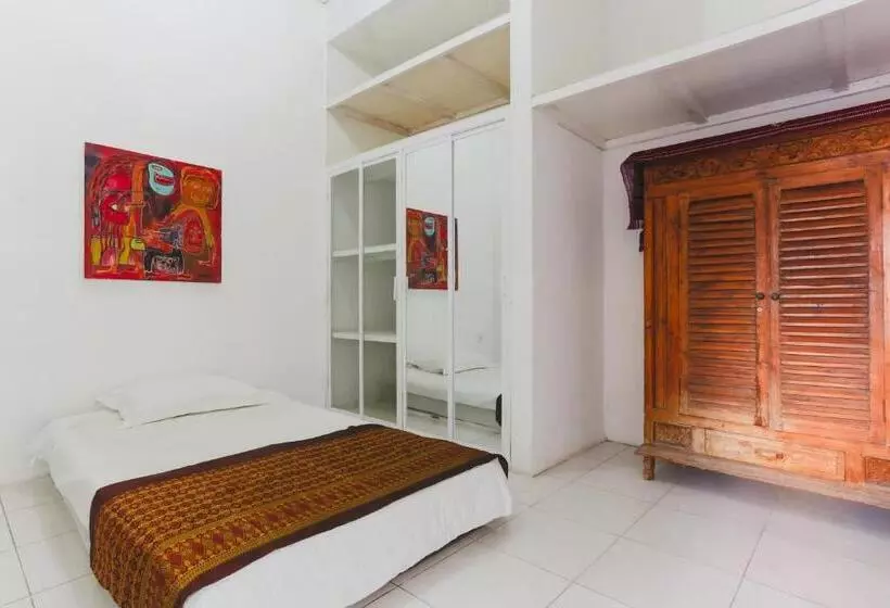 Majatalo Rumah Paros & Gallery