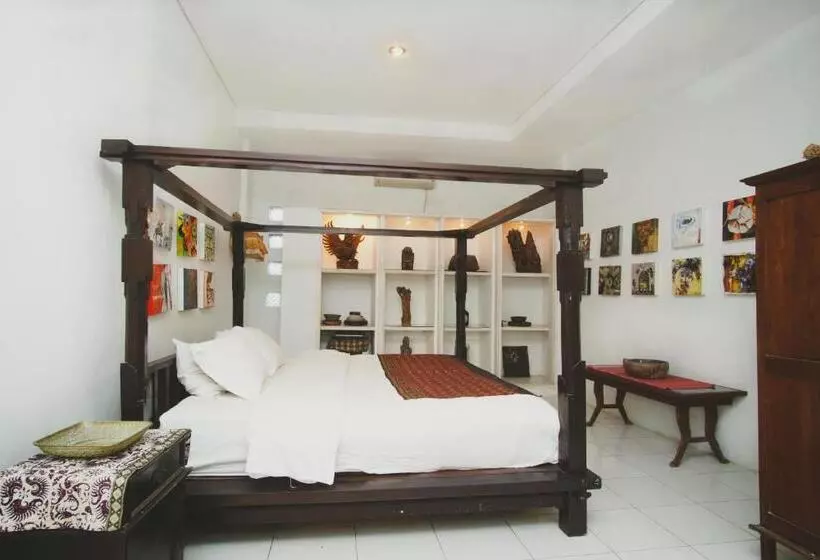 Majatalo Rumah Paros & Gallery