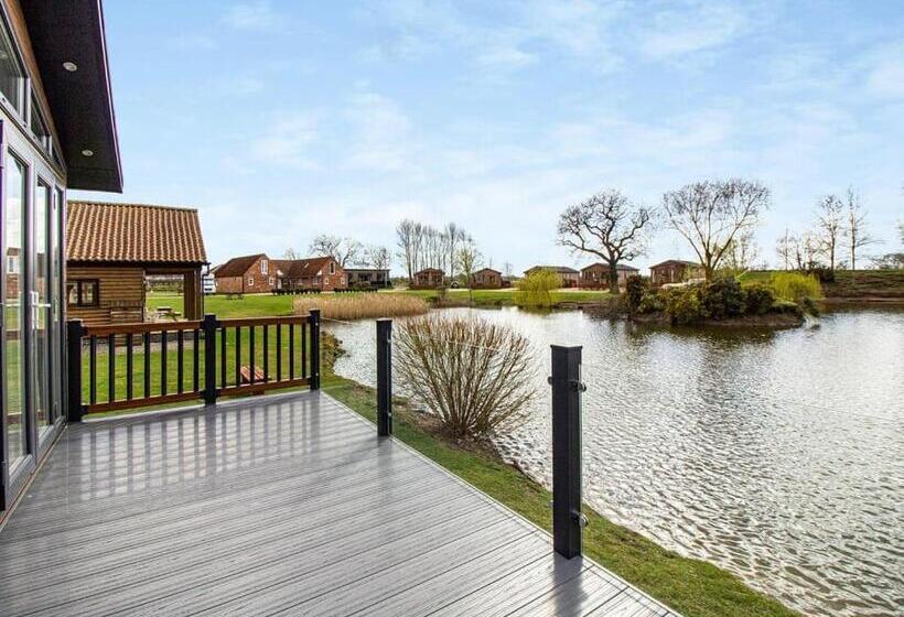 リゾートホテル Camper Uk Leisure Park