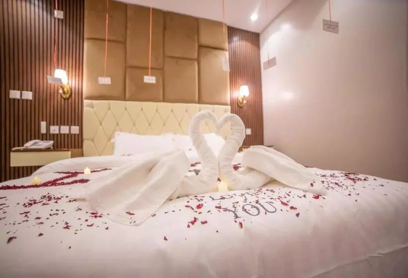 منتصف البيعة للشقق المخدومة