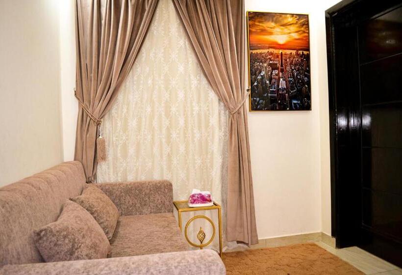 منتصف البيعة للشقق المخدومة